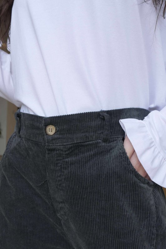 Gilbert Soft Cord Barrel Pant Charcoal /8=